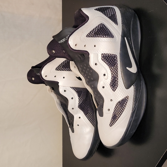 Nike 454580-110 Hyperfuse Black White Sneakers 6.5Y - Picture 8 of 10